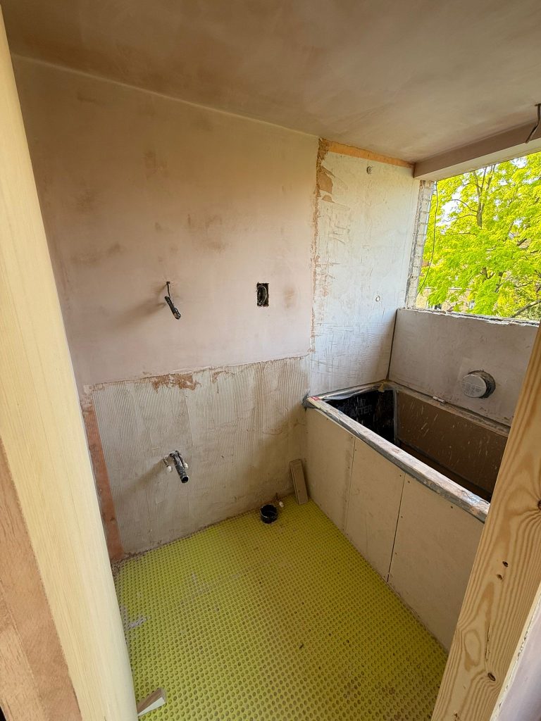 Elephant and Castle Project Full Refurbishment, New Rear Extension and New roof